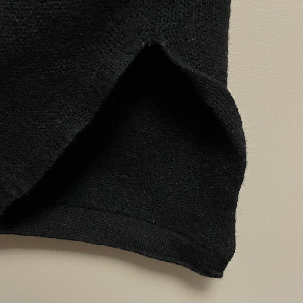 Lord & Taylor Black 100% Merino Wool Sweater Women’s Size Medium - Picture 6 of 10